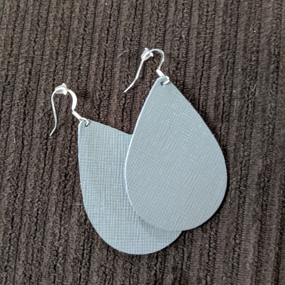 The Leather Drop Grey Earrings (size medium)